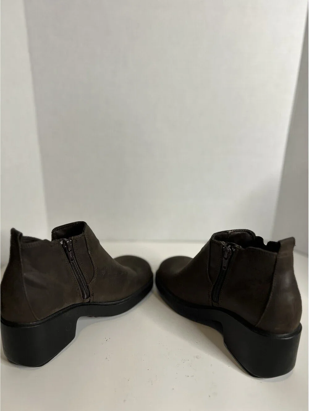 Vintage 90s Women’s Brown Faux Leather Chelsea Ankle Boots 5.5W Chunky Heel